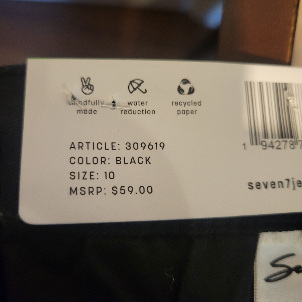 Seven7 Weekend Shorts Black Size 10 NWT - Picture 5 of 5